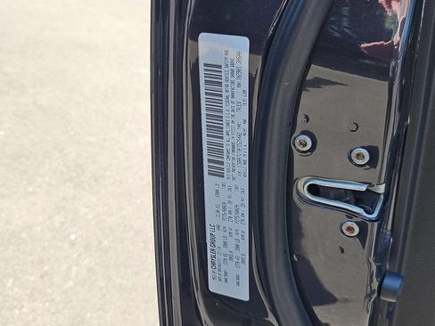 Used 2015 RAM 1500 Laramie w/ Convenience Group AWD/4WD image 29