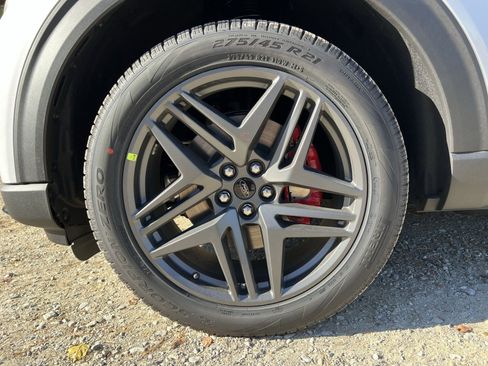 New 2026 Ford Explorer ST-Line w/ ST-Line Street Pack image 12