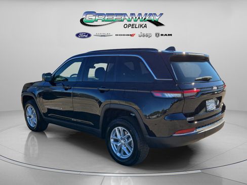 New 2025 Jeep Grand Cherokee Laredo image 6