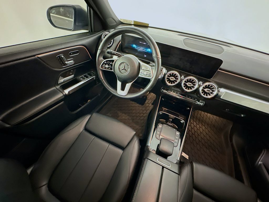 Used 2021 Mercedes-Benz GLB 250 w/ Premium Package image 9