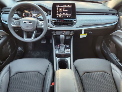 New 2026 Jeep Compass Latitude image 19