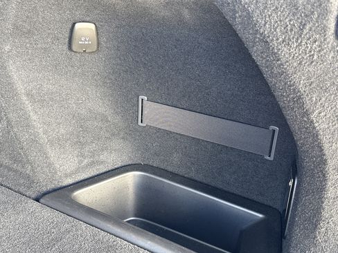 Used 2025 Volvo XC90 B6 Plus image 39