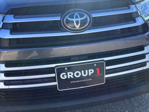 Used 2019 Toyota Highlander XLE image 29