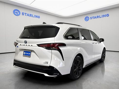 Used 2024 Toyota Sienna XSE image 8