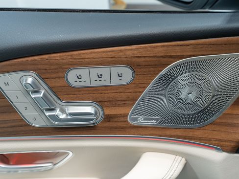 Used 2025 Mercedes-Benz GLS 450 4MATIC image 14