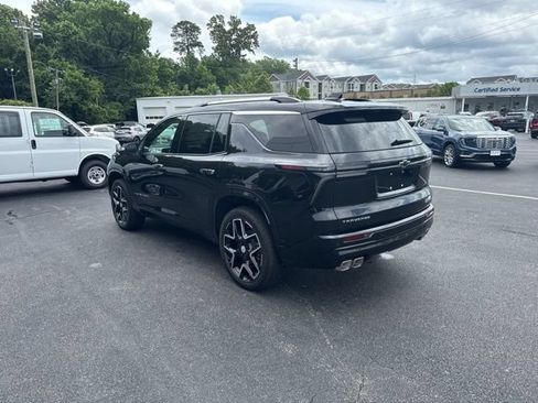 New 2026 Chevrolet Traverse High Country w/ LPO, Floor Liner Package FWD image 19