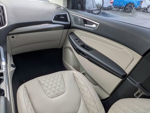 Used 2024 Ford Edge Titanium w/ Titanium Elite Package image 17