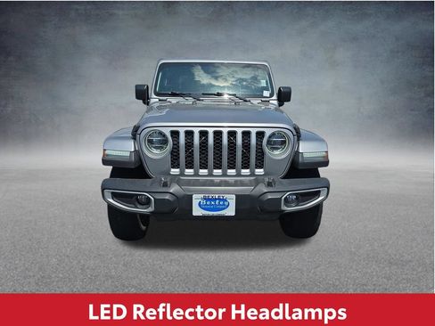 Used 2020 Jeep Gladiator Overland w/ LED Lighting Group AWD/4WD image 15