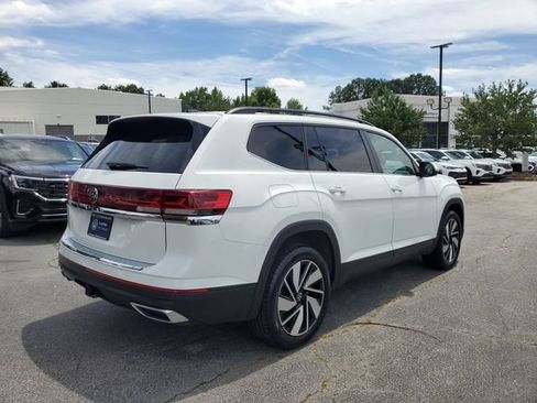 Certified 2024 Volkswagen Atlas SE w/ Panoramic Sunroof Package FWD image 4