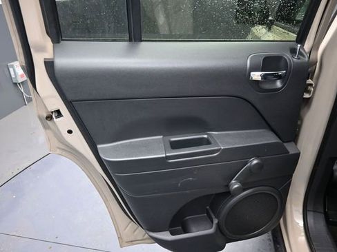 Used 2017 Jeep Patriot Sport FWD image 29