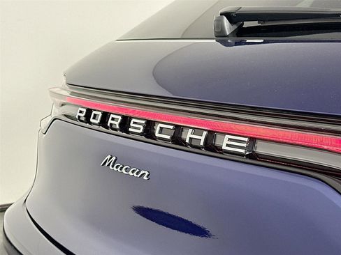 Certified 2025 Porsche Macan Turbo AWD/4WD image 17