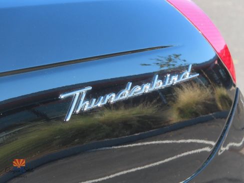 Used 2004 Ford Thunderbird image 29