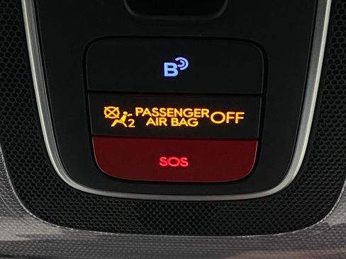 Certified 2025 Hyundai Elantra SEL image 29