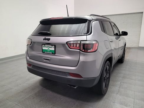 Used 2018 Jeep Compass Latitude FWD image 7