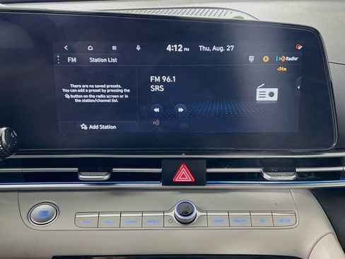 Used 2024 Hyundai Elantra Limited FWD image 13