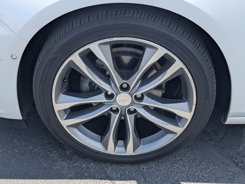 Used 2019 Chevrolet Malibu Premier w/ Sun and Wheel Package FWD image 13