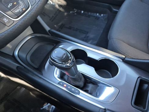 Used 2018 Chevrolet Malibu LT image 24