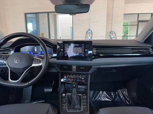 Used 2025 Volkswagen Jetta SE image 27