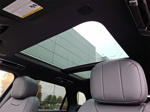 New 2025 Land Rover Range Rover Sport Dynamic SE image 11