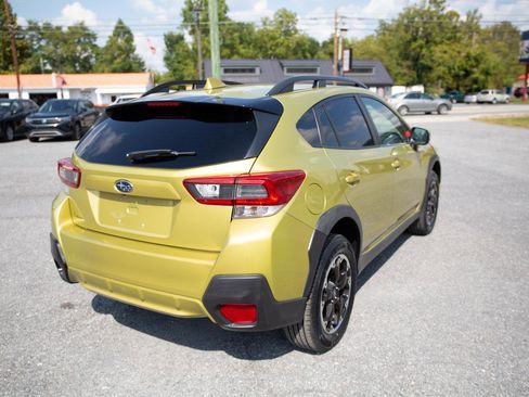 Used 2022 Subaru Crosstrek 2.0i Premium image 3