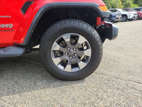 Used 2018 Jeep Wrangler Unlimited Sahara image 13