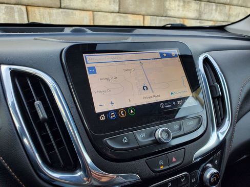 Used 2023 Chevrolet Equinox Premier image 32