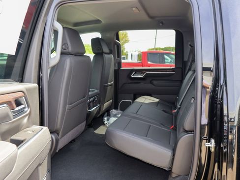 New 2026 GMC Sierra 3500 SLT w/ SLT Premium Package image 11