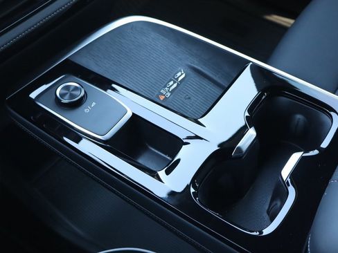 New 2025 Buick Enclave Preferred w/ LPO, Floor Liner Package image 17