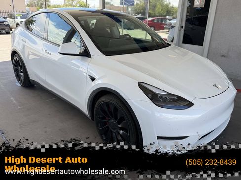 Used 2022 Tesla Model Y Performance AWD/4WD image 1