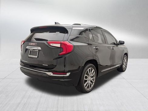 Used 2023 GMC Terrain Denali w/ Denali Premium Package AWD/4WD image 5