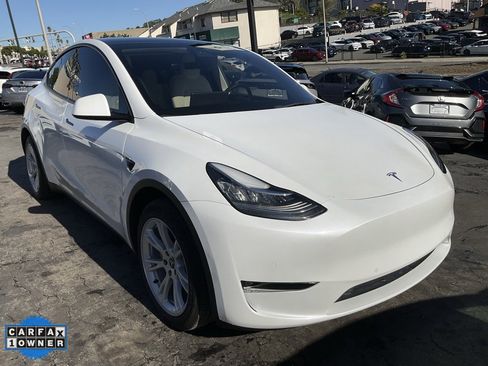 Used 2021 Tesla Model Y Long Range image 60