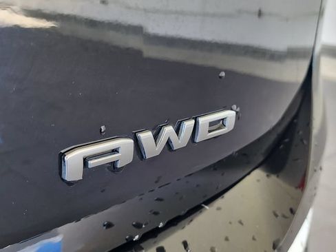 Used 2024 GMC Terrain SLT AWD/4WD image 29