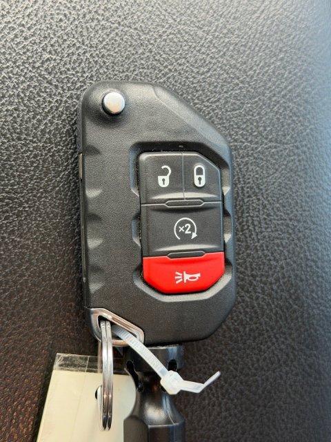 Used 2024 Jeep Wrangler Unlimited AWD/4WD image 27