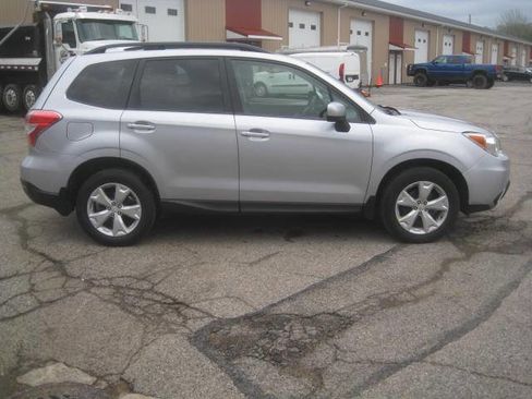 Used 2016 Subaru Forester 2.5i Premium w/ All-Weather Package image 4