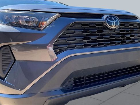 Used 2020 Toyota RAV4 LE AWD/4WD image 28