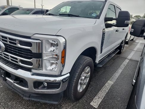Used 2024 Ford F250 XLT image 2