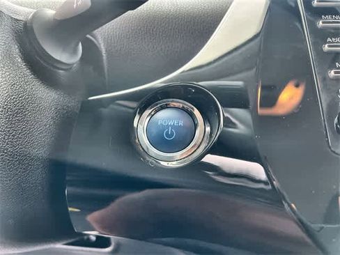 Used 2022 Toyota Prius L Eco image 28