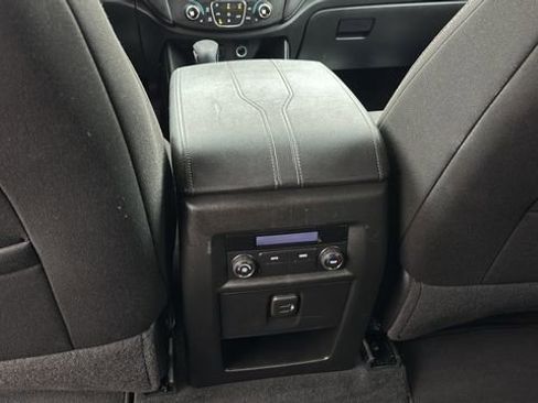 Used 2023 Chevrolet Traverse LT image 20