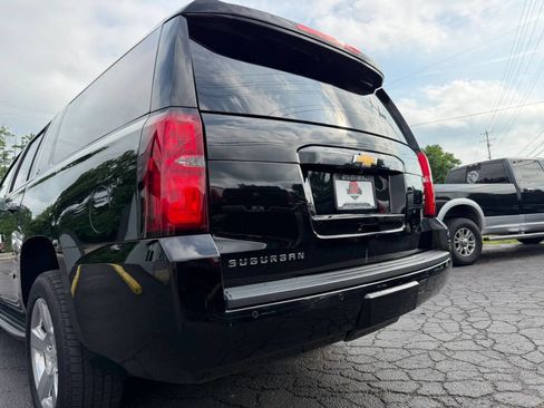 Used 2017 Chevrolet Suburban LT AWD/4WD image 76