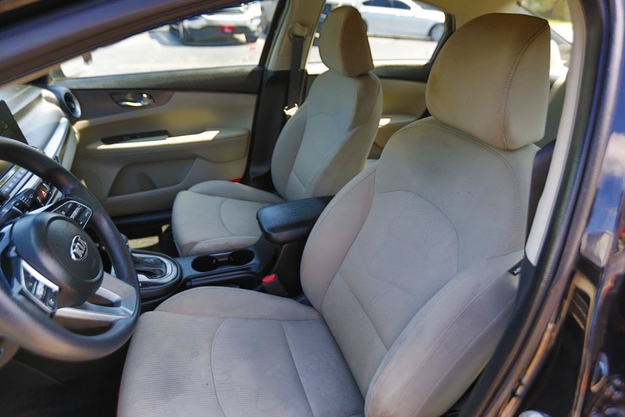 Used 2020 Kia Forte LXS FWD image 5