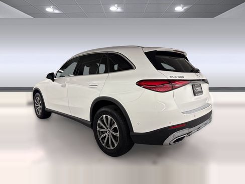 Certified 2024 Mercedes-Benz GLC 300 image 3
