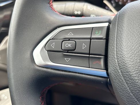 Used 2025 Jeep Compass Trailhawk AWD/4WD image 35