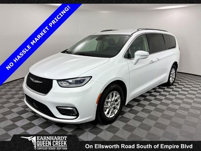 Used 2021 Chrysler Pacifica Touring-L w/ Uconnect Theater Family Group