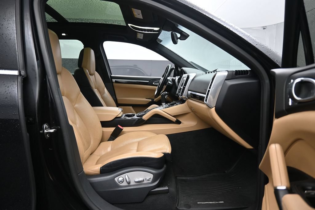 Used 2017 Porsche Cayenne S AWD/4WD image 26