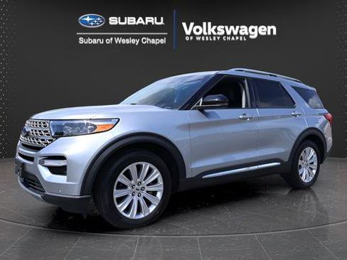 Used 2023 Ford Explorer Limited w/ Limited Technology Package RWD image 4