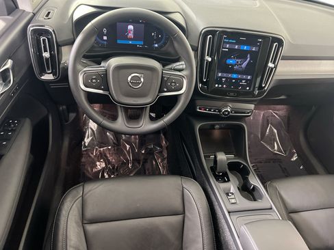 Used 2023 Volvo XC40 B5 Core w/ Convenience Package AWD/4WD image 21