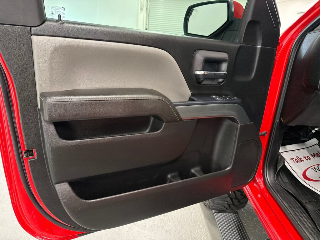 Used 2018 Chevrolet Silverado 1500 LT w/ LT Convenience Package AWD/4WD image 13
