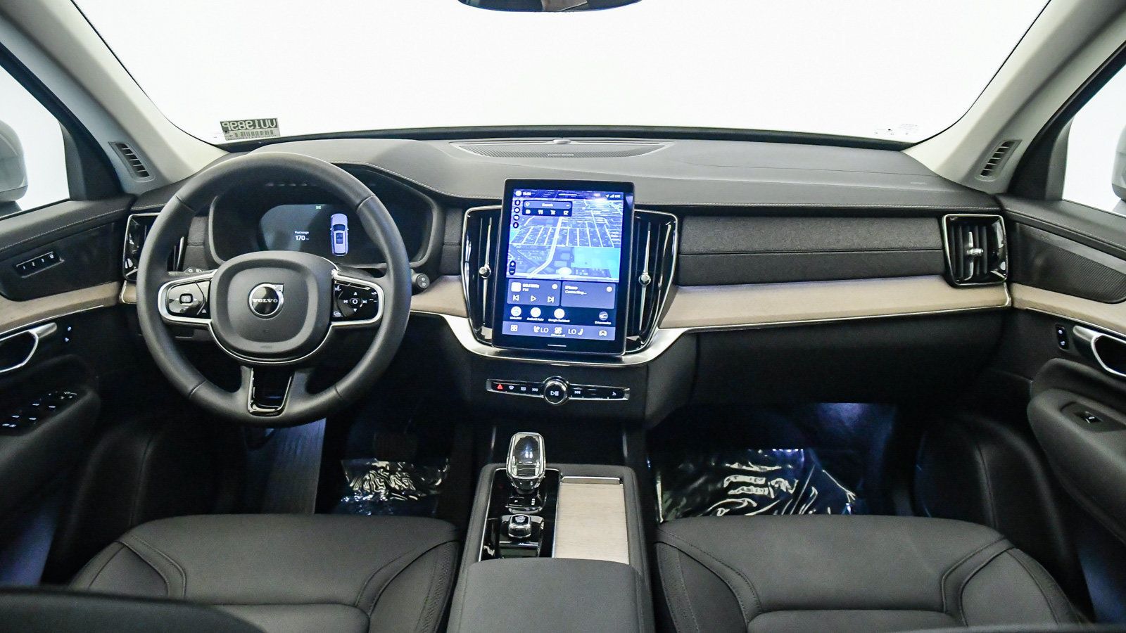 Certified 2026 Volvo XC90 B6 Plus AWD/4WD image 15