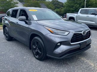 Used 2023 Toyota Highlander LE AWD/4WD video 1