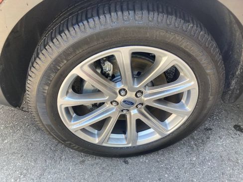Used 2017 Ford Explorer Limited w/ Equipment Group 301A AWD/4WD image 34